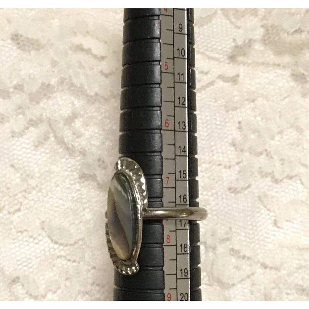 Vintage Abalone Shell Cocktail Ring Silver Tone size 7.5 70s Oval shape